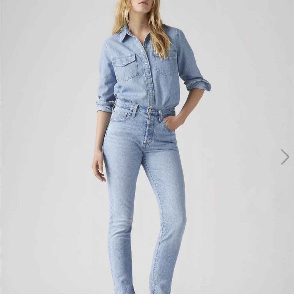 Levi's 501  Skinny women's jeans. Light wash. W26 L28. Like new.